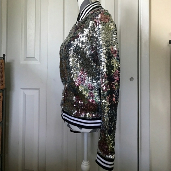 VICTORIA SECRET RARE BLING JACKET - Picture 3 of 4